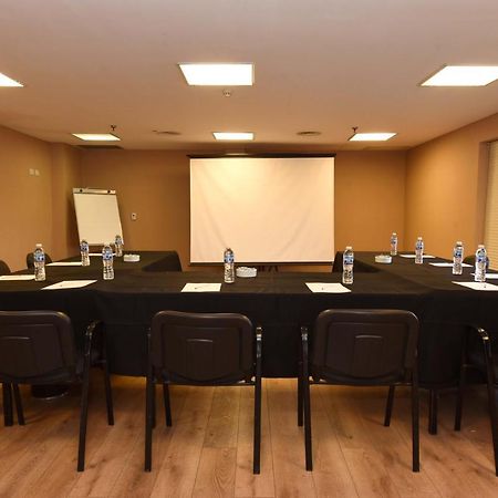Howard Johnson Resort & Convention Center אזייזה מראה חיצוני תמונה