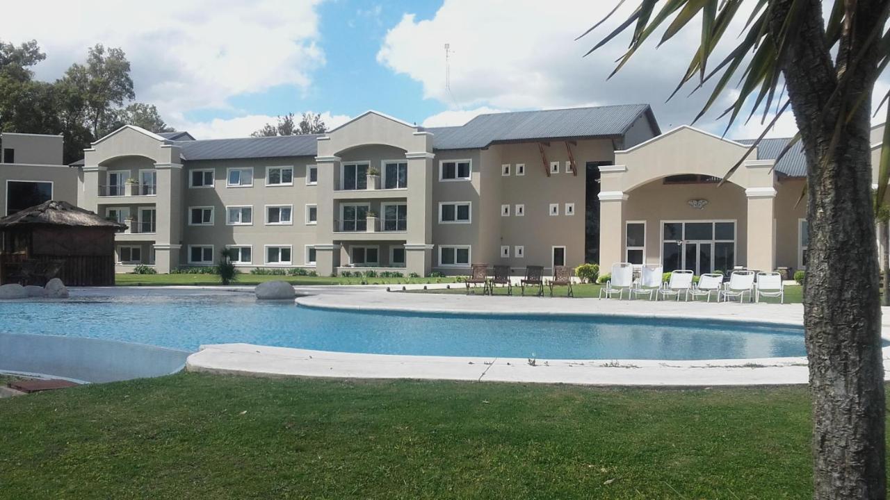 Howard Johnson Resort & Convention Center אזייזה מראה חיצוני תמונה