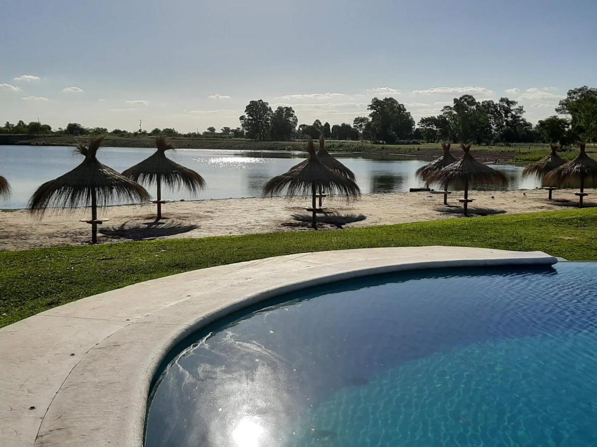 Howard Johnson Resort & Convention Center אזייזה מראה חיצוני תמונה