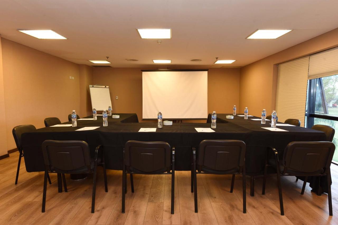 Howard Johnson Resort & Convention Center אזייזה מראה חיצוני תמונה