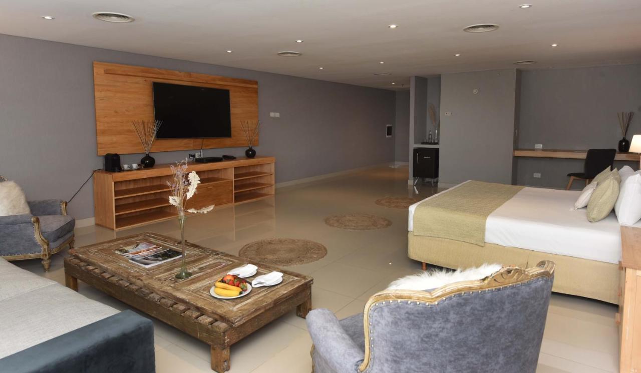 Howard Johnson Resort & Convention Center אזייזה מראה חיצוני תמונה