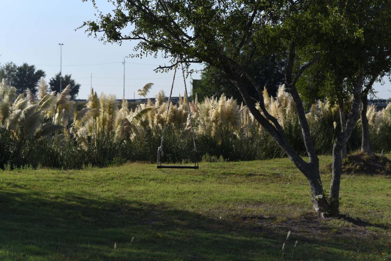Howard Johnson Resort & Convention Center אזייזה מראה חיצוני תמונה
