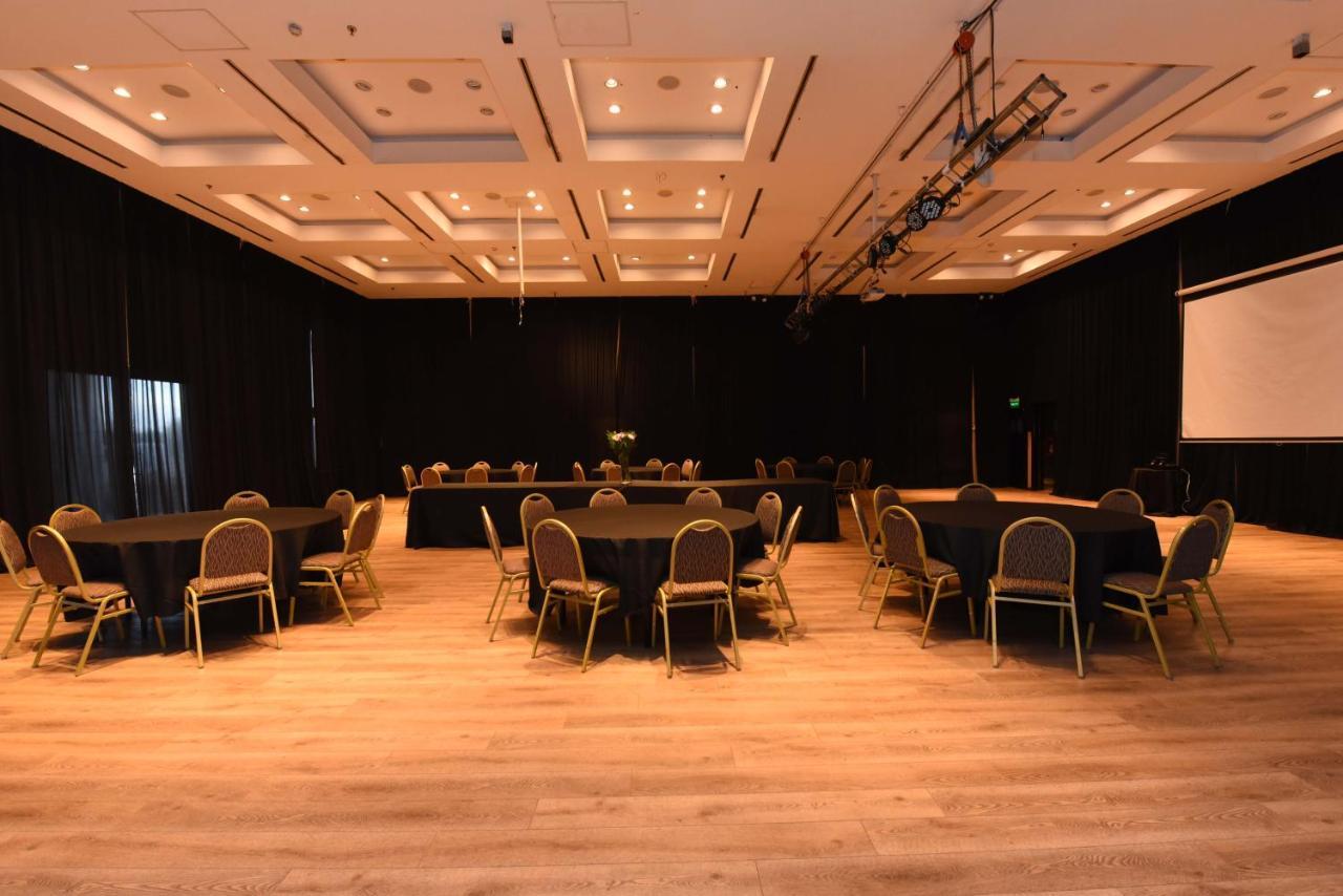 Howard Johnson Resort & Convention Center אזייזה מראה חיצוני תמונה