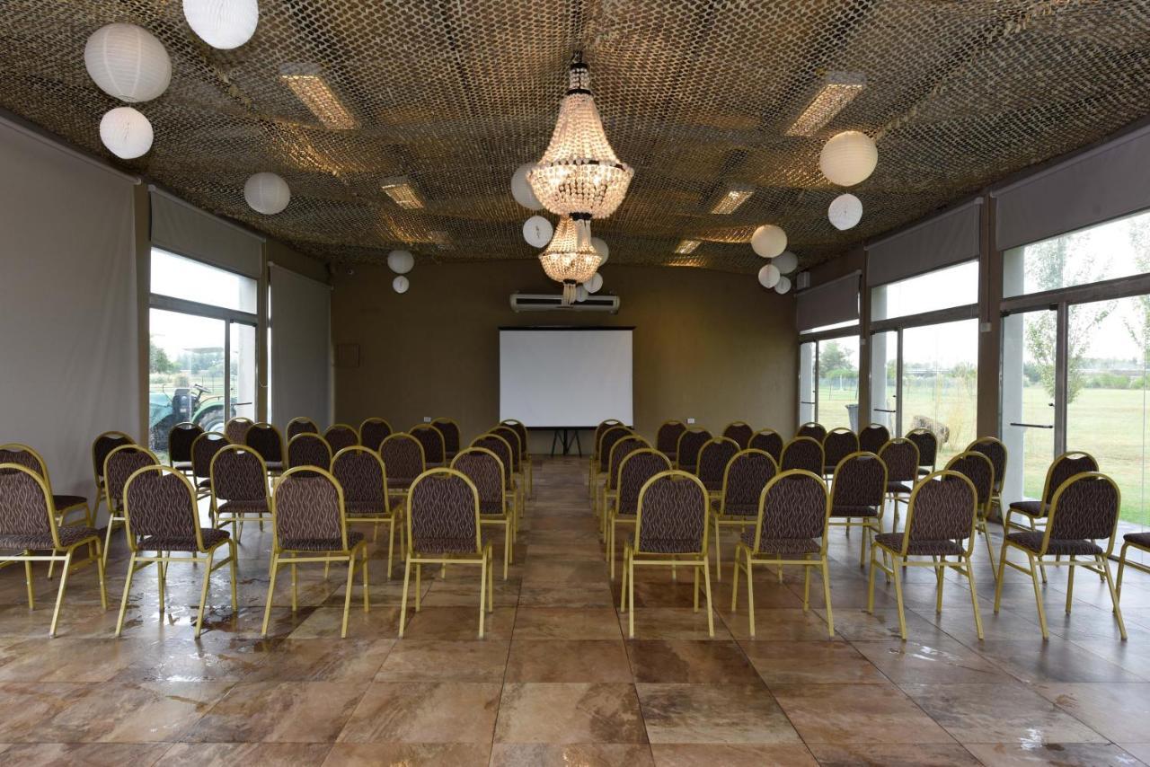 Howard Johnson Resort & Convention Center אזייזה מראה חיצוני תמונה