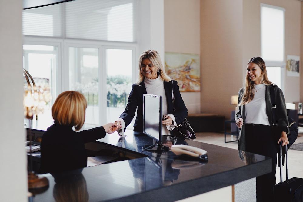 Howard Johnson Resort & Convention Center אזייזה מראה חיצוני תמונה