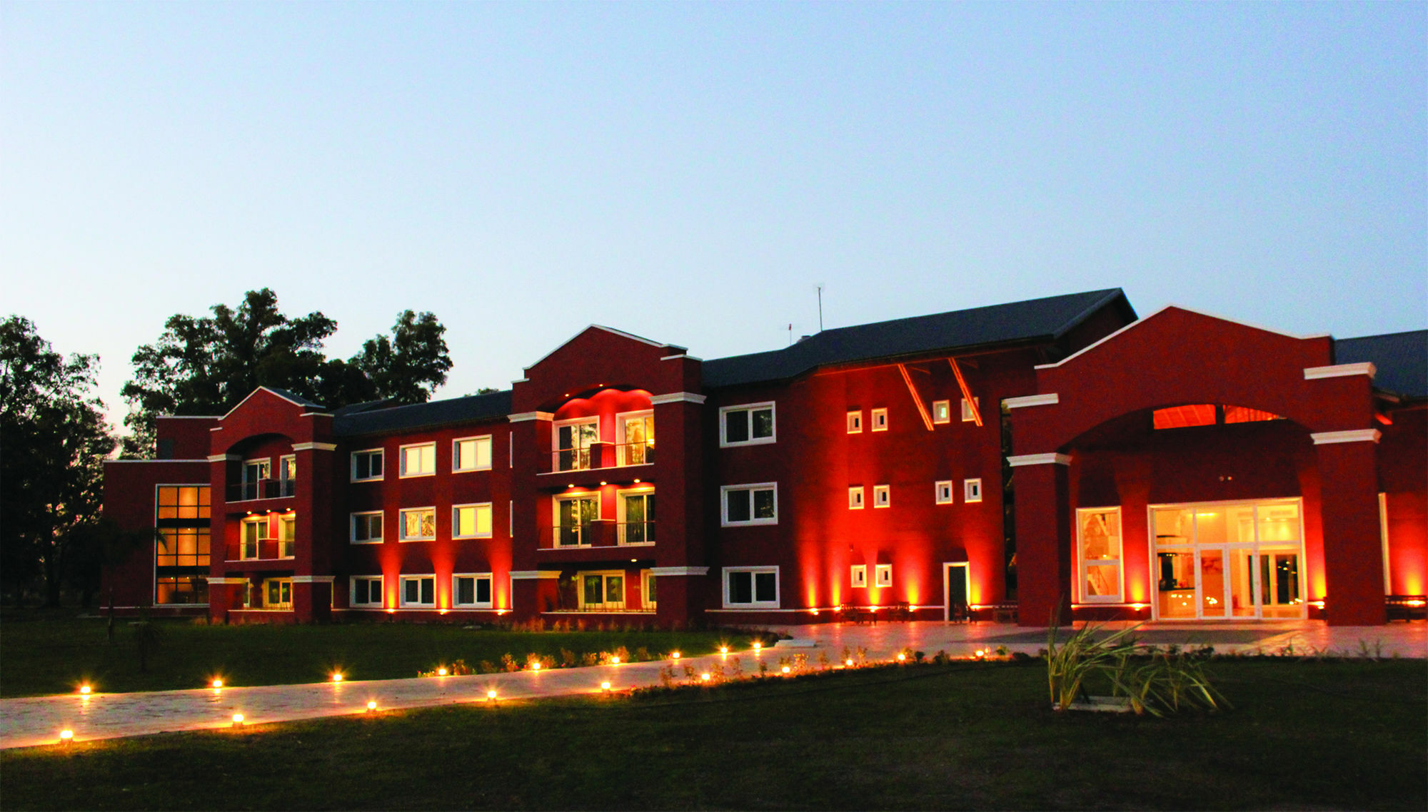 Howard Johnson Resort & Convention Center אזייזה מראה חיצוני תמונה