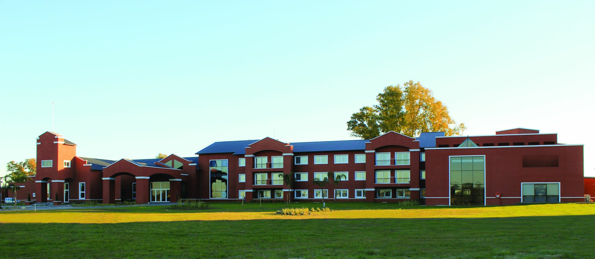 Howard Johnson Resort & Convention Center אזייזה מראה חיצוני תמונה