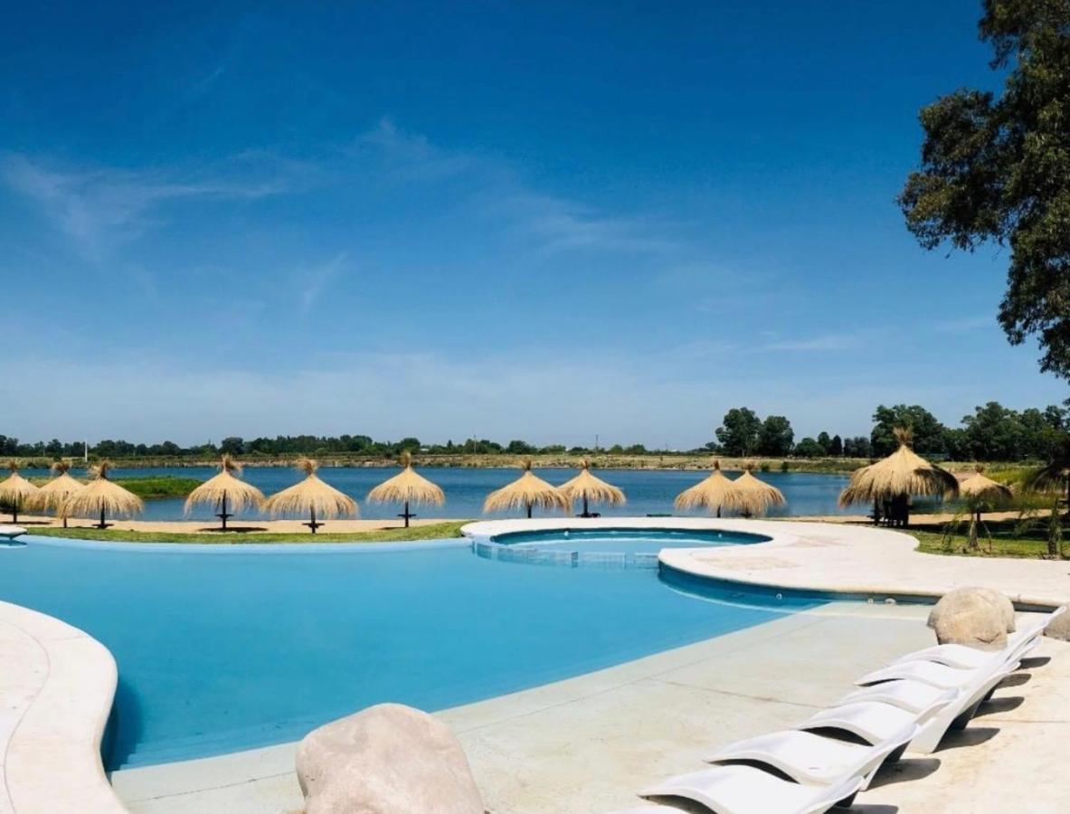 Howard Johnson Resort & Convention Center אזייזה מראה חיצוני תמונה