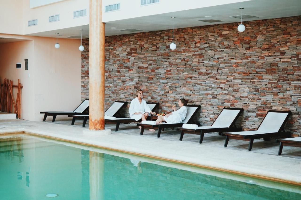 Howard Johnson Resort & Convention Center אזייזה מראה חיצוני תמונה